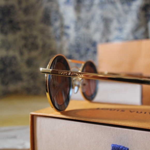 Louis Vuitton Spring 2016 Women's Sunglasses - Picture 4 of 8